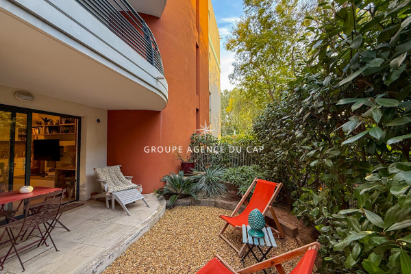 Luxury Apartment for sale in Saint-Aygulf, 310 000 €, Photo 1