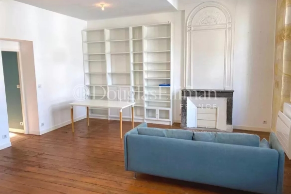 Luxury Apartment for sale in Bordeaux, 382 000 €, Photo 2