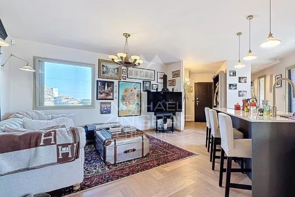 Luxury Apartment for sale in Antibes, 895 000 €, Photo 3