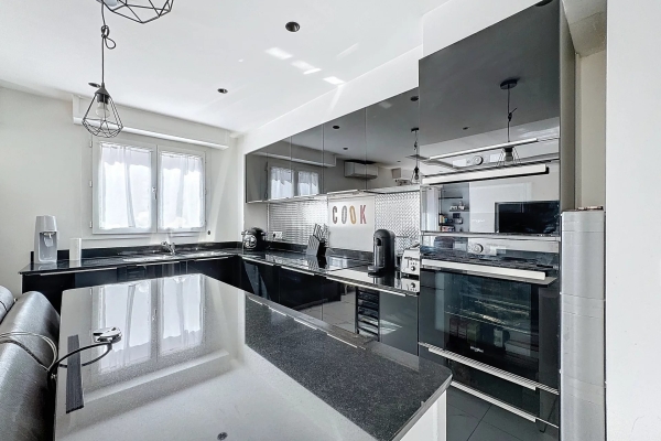 Luxury Apartment for sale in Juan-les-Pins, 549 000 €, Photo 2