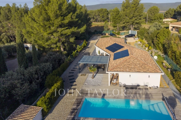 Maison de luxe à vendre à Saint-Cyr-sur-Mer, 1 750 000 €, Photo 1