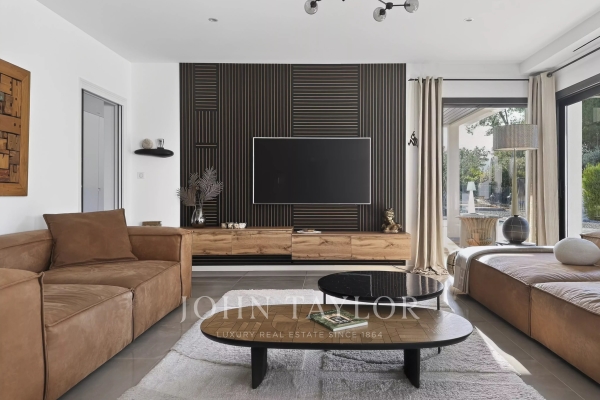 Maison de luxe à vendre à Saint-Cyr-sur-Mer, 1 750 000 €, Photo 3