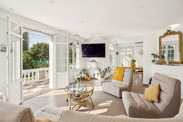 Maison de luxe à vendre à Antibes, 2 075 000 €, Photo 3