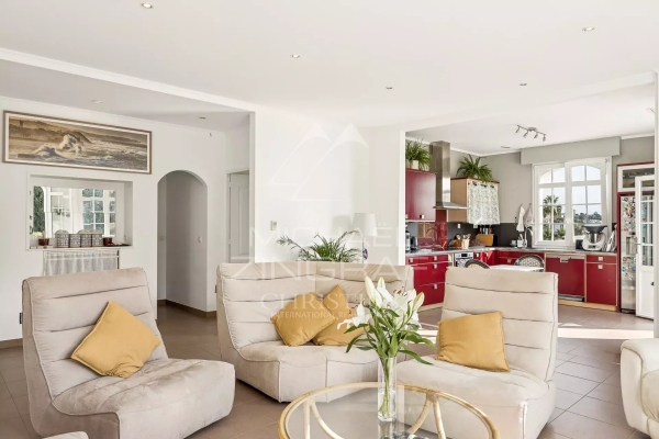 Maison de luxe à vendre à Antibes, 2 075 000 €, Photo 5