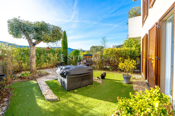 Luxury Apartment for sale in Sainte-Maxime, 390 000 €, Photo 1