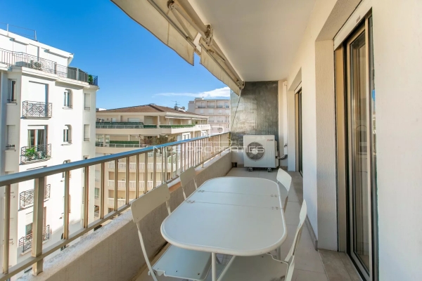 Luxury Apartment for sale in Cannes, 705 000 €, Photo 4