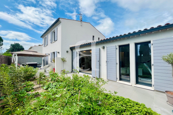Luxury House for sale in Maussane les Alpilles, 995 000 €, Photo 1