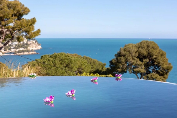 Maison de luxe à louer à Èze, 26 000 €, Photo 1