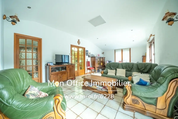 Maison de luxe à vendre à Mimet, 430 000 €, Photo 1