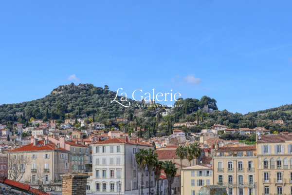 Maison de luxe à vendre à Hyères, 1 030 000 €, Photo 1