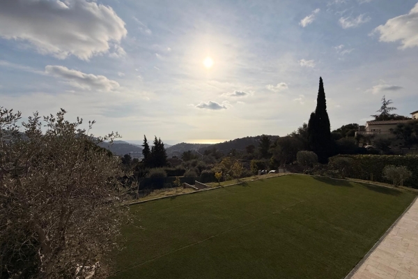 Maison de luxe à vendre à Tourrette-Levens, 990 000 €, Photo 1