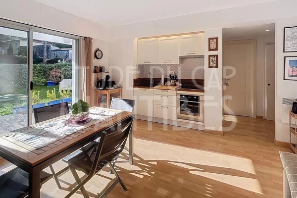 Appartement de luxe à vendre à Cap d'Antibes, 299 000 €, Photo 1