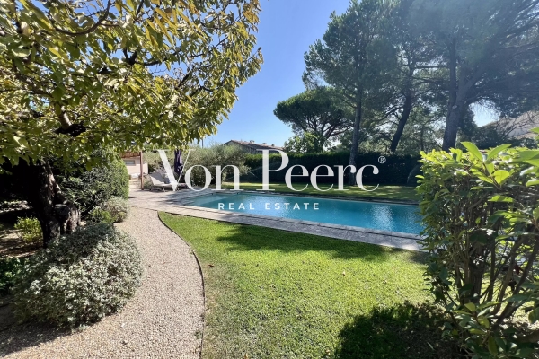 Maison de luxe à vendre à Saint-Rémy-de-Provence, 1 680 000 €, Photo 1
