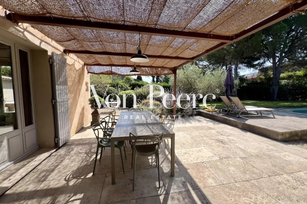 Maison de luxe à vendre à Saint-Rémy-de-Provence, 1 680 000 €, Photo 3