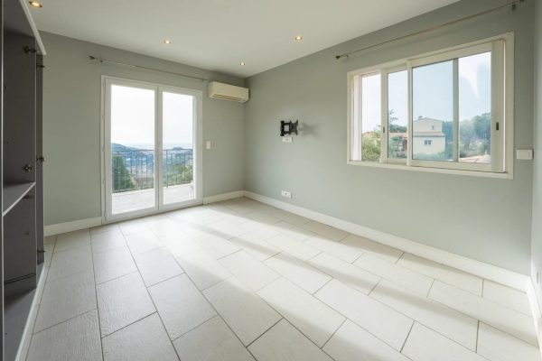 Maison de luxe à vendre à Tourrette-Levens, 990 000 €, Photo 7