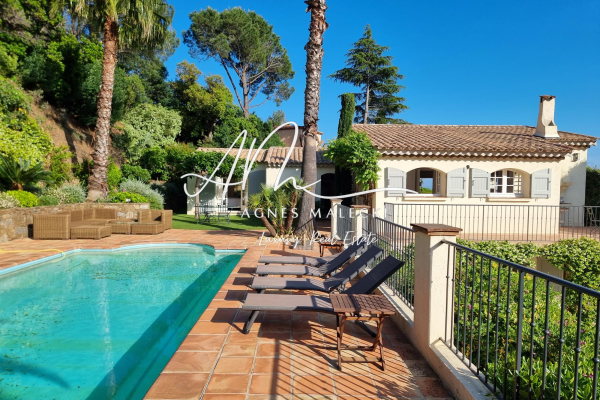 Maison de luxe à vendre à Cavalaire-sur-Mer, 1 860 000 €, Photo 1