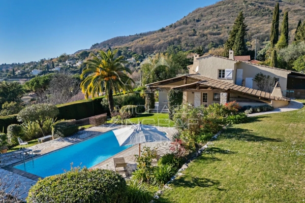 Maison de luxe à vendre à Vence, 1 790 000 €, Photo 1