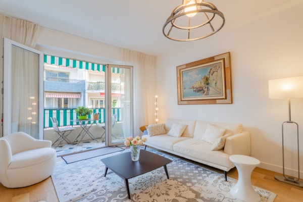 Luxury Apartment for sale in Nice, 749 000 €, Photo 1