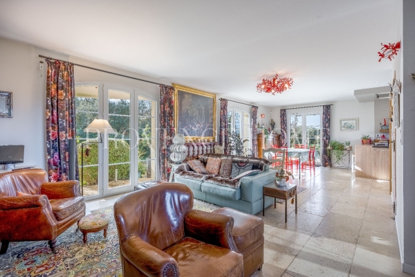 Luxury House for sale in Oppède, 670 000 €, Photo 4