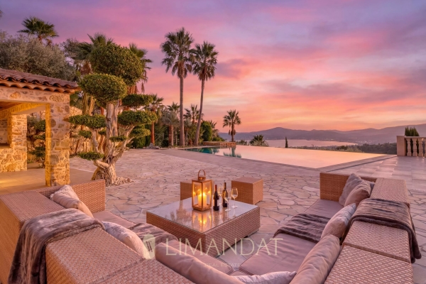 Maison de luxe à louer à Grimaud, 32 000 €, Photo 1