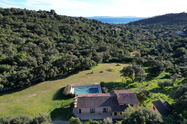 Maison de luxe à vendre à Le Lavandou, 1 995 000 €, Photo 1