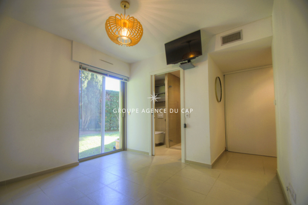 Luxury Apartment for sale in Saint-Raphaël, 839 000 €, Photo 7