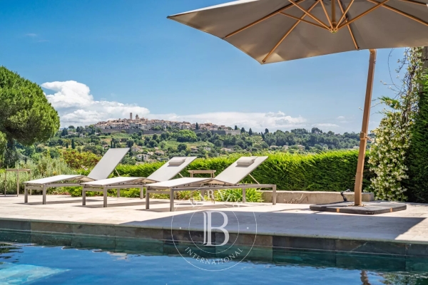 Maison de luxe à vendre à La Colle-sur-Loup, 2 050 000 €, Photo 1