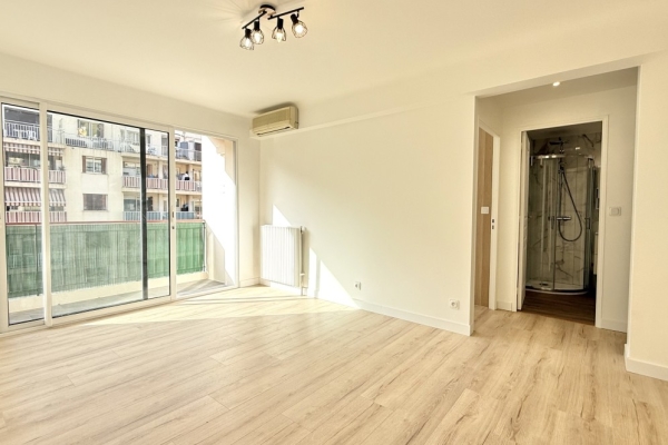 Luxury Apartment for sale in Nice, 240 000 €, Photo 1