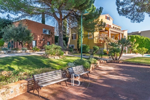 Maison de luxe à vendre à Vence, 2 300 000 €, Photo 2