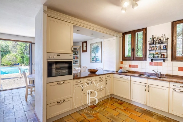 Maison de luxe à vendre à Tourrettes-sur-Loup, 950 000 €, Photo 7