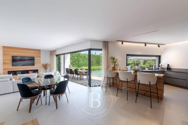 Maison de luxe à vendre à Saint-Paul-de-Vence, 2 490 000 €, Photo 7
