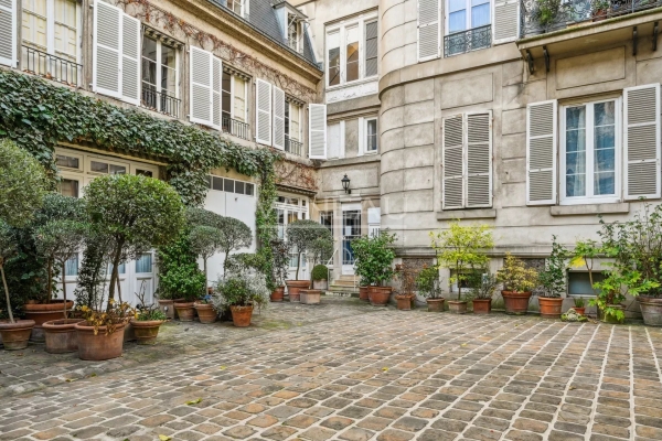 Luxury Apartment for sale in Paris 7Ème, 405 000 €, Photo 1