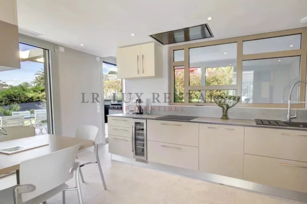 Maison de luxe à vendre à Antibes, 4 790 000 €, Photo 3