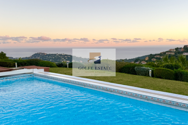 Maison de luxe à vendre à Cavalaire-sur-Mer, 2 599 000 €, Photo 1