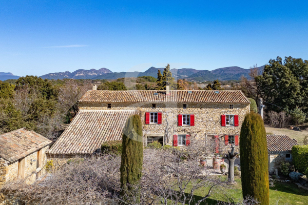 Luxury House for sale in Vaison-la-Romaine, 840 000 €, Photo 1