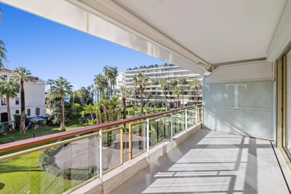 Luxury Apartment for sale in Cannes, 2 490 000 €, Photo 1
