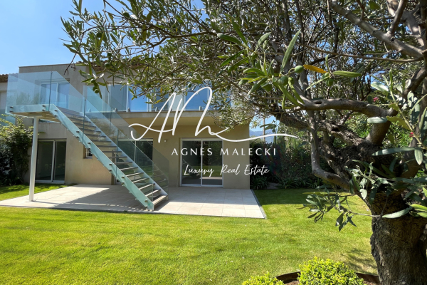 Luxury House for sale in Cavalaire-sur-Mer, 1 950 000 €, Photo 3