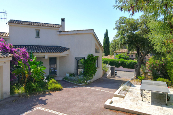 Maison de luxe à vendre à Saint-Raphaël, 895 000 €, Photo 4