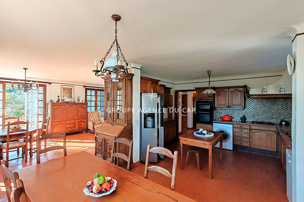 Luxury House for sale in Saint-Aygulf, 890 000 €, Photo 5