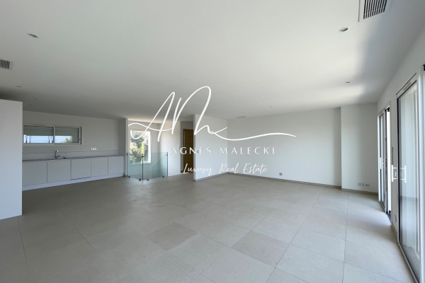 Maison de luxe à vendre à Cavalaire-sur-Mer, 1 750 000 €, Photo 5