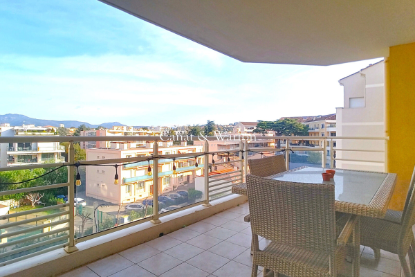 Appartement de luxe à vendre à Saint-Raphaël, 525 000 €, Photo 1