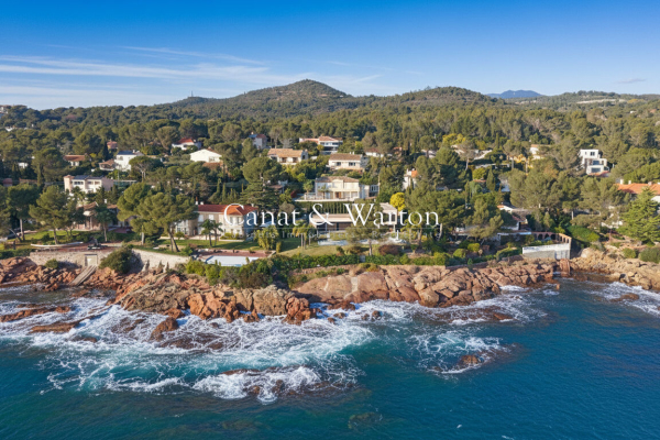 Maison de luxe à vendre à Saint-Raphaël, 1 265 000 €, Photo 1