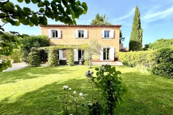 Maison de luxe à vendre à Mouriès, 688 000 €, Photo 1