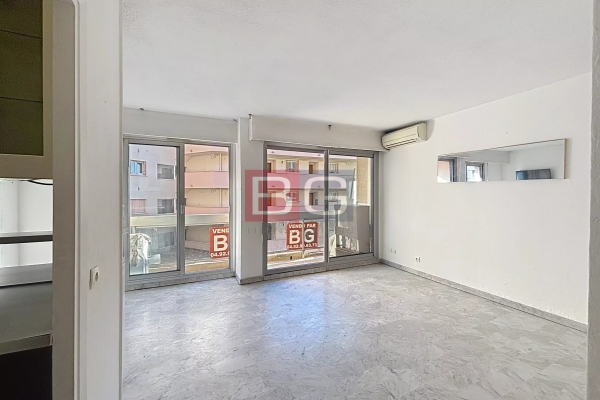 Appartement de luxe à vendre à Antibes, 138 000 €, Photo 2