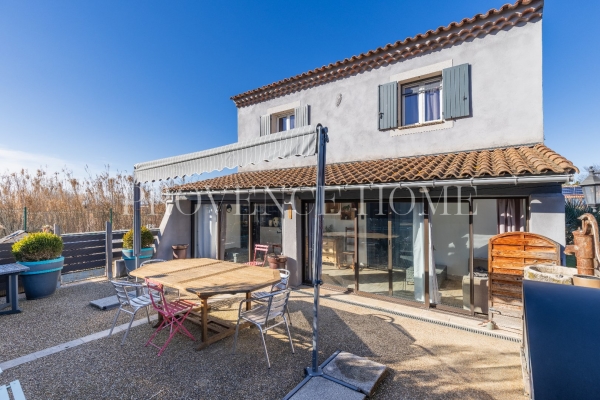 Maison de luxe à vendre à Lagnes, 425 000 €, Photo 2
