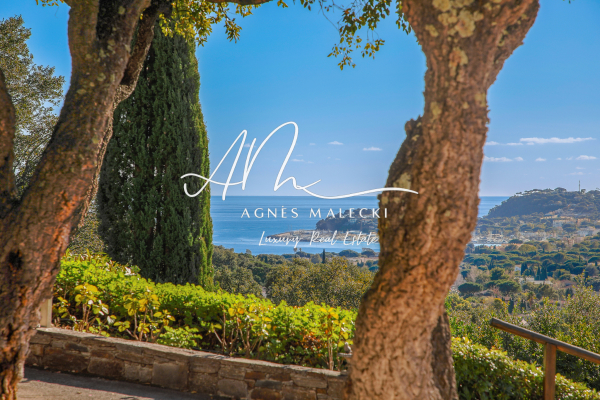 Maison de luxe à vendre à Cavalaire-sur-Mer, 1 450 000 €, Photo 1