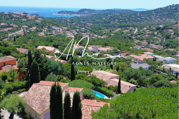 Maison de luxe à vendre à Cavalaire-sur-Mer, 1 450 000 €, Photo 1