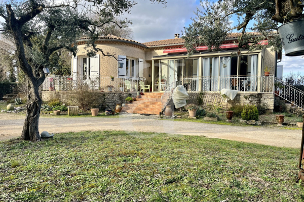 Maison de luxe à vendre à Saint-Rémy-de-Provence, 575 000 €, Photo 1