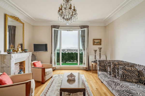 Luxury Apartment for sale in Paris 7Ème, 1 554 000 €, Photo 2