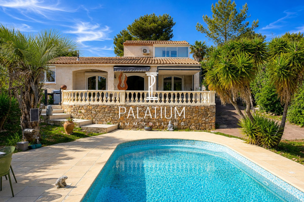 Maison de luxe à vendre à Saint-Raphaël, 894 400 €, Photo 1